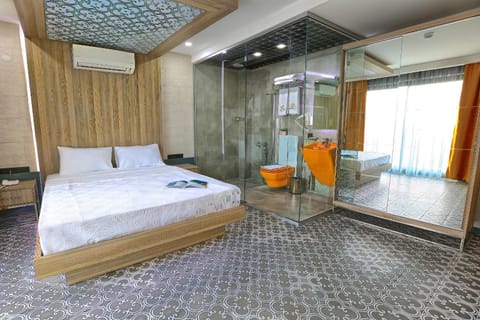 Shower, Toilet, Bed, Bathroom, TV and multimedia, Coffee/tea facilities, Balcony/Terrace, Photo of the whole room, Bedroom, Family