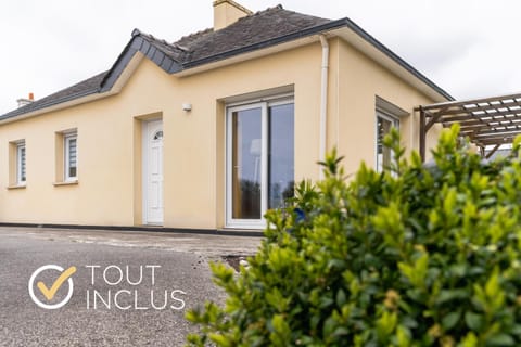 Property building, Facade/entrance, Off site