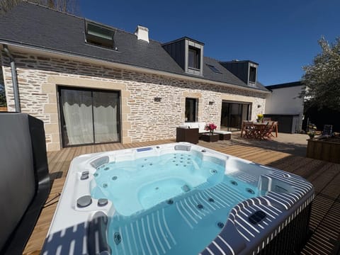 Hot Tub, Hot Tub