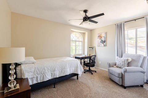 Desert Escape Home with 3BD 3BA with Pool and Jacuzzi House in Wildomar