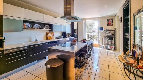 Villa 4 BR with pool, 5 minutes Cannes House in Mougins