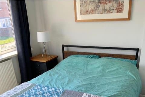 3 bed semi detached house near Stourbridge House in Stourbridge