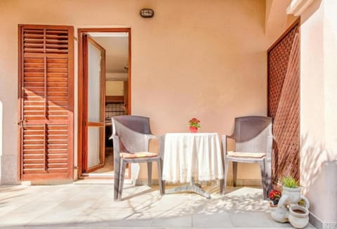 Patio, Balcony/Terrace, Seating area