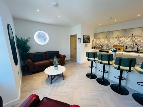TV and multimedia, Kitchen or kitchenette, Living room, Dining area