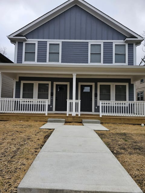Charming 3 Bedroom house near Downtown IN Apartment in Indianapolis