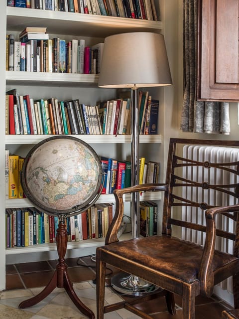 Library, Decorative detail, hair dresser