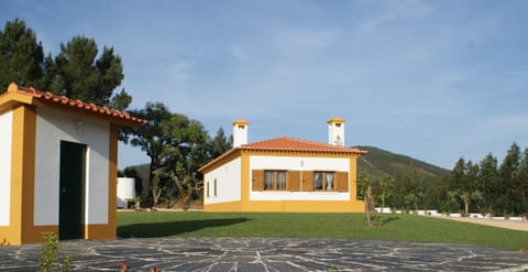 Facade/entrance, Spring, Off site, Natural landscape, Garden, Mountain view