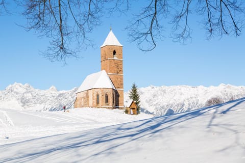 Nearby landmark, Winter