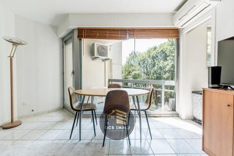 Le Cocon - 4 personnes et Parking Privé Gratuit Apartment in Meylan