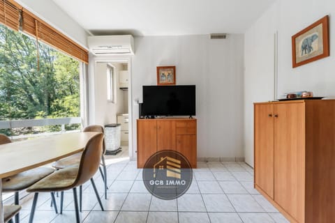 Le Cocon - 4 personnes et Parking Privé Gratuit Apartment in Meylan