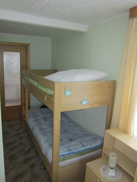 bunk bed