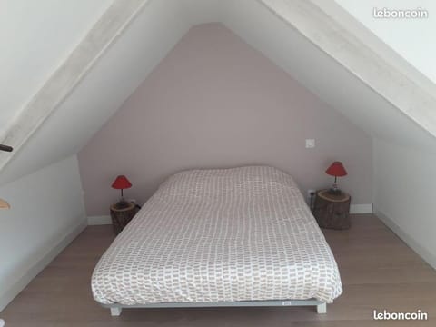 Gîte dans un écrin de verdure 3 mn mer House in Étables-sur-Mer