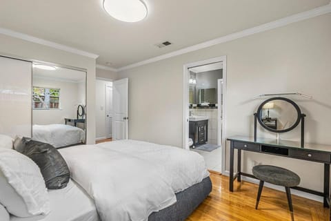 420 Cozy 5BR Modern house in Palo Alto Villa in East Palo Alto