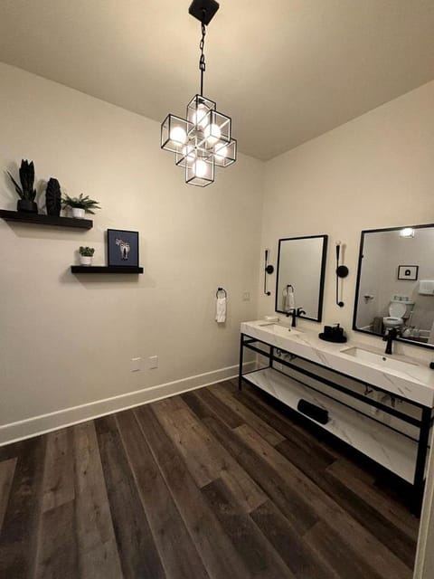 Stunning Rental with Hot-Tub, Theater Room and Great Landscape in Tennessee House in Pigeon Forge