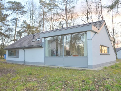 Alluring Holiday Home in Limburg near Forest House in Limburg (province)