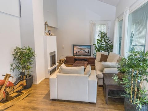 Holiday Home Villa sjövik by Interhome House in Uusimaa