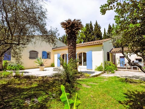 Holiday Home Mas des Lavandes by Interhome House in Graveson