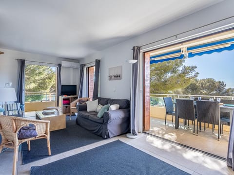 Apartment Les Parcs du Soleil by Interhome Apartment in Le Lavandou