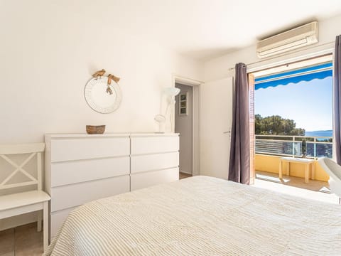 Apartment Les Parcs du Soleil by Interhome Apartment in Le Lavandou