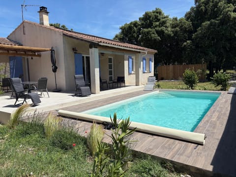 Maison Provençale - Piscine & Terrain de Pétanque House in Valréas