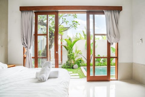 Villa Della Rocca - Just Built 2BDR, Trendy Area Villa in North Kuta