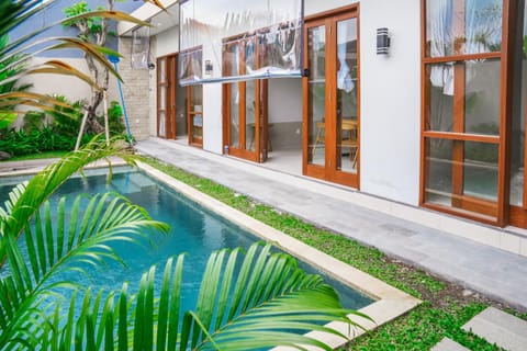 Villa Della Rocca - Just Built 2BDR, Trendy Area Villa in North Kuta
