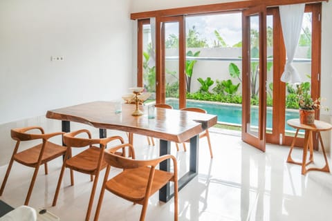 Villa Della Rocca - Just Built 2BDR, Trendy Area Villa in North Kuta