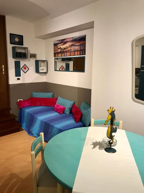 Bed, Living room, Dining area