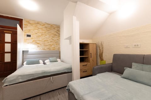 Bed, Photo of the whole room, Seating area, Bedroom, wardrobe