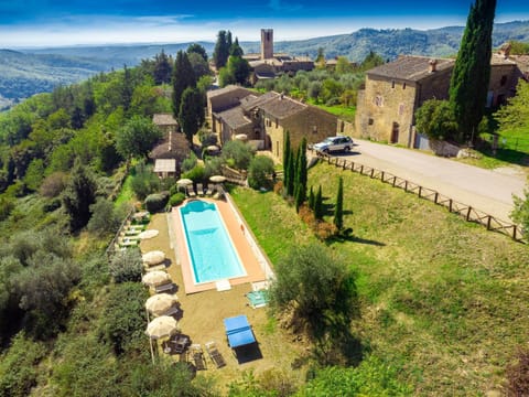 Natural landscape, Bird's eye view, Pool view, Swimming pool, Swimming pool, Parking, sunbed