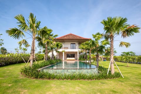 Property building, Day, Natural landscape, Garden, Garden, Garden view, Pool view, Swimming pool