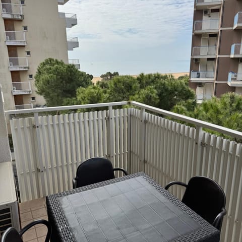 View (from property/room), Balcony/Terrace, Dining area