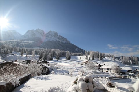 Neighbourhood, Natural landscape, Winter, Hiking, Mountain view