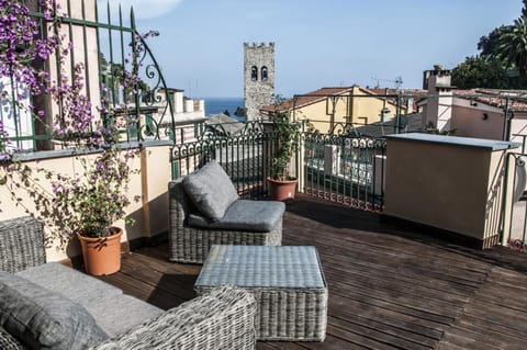 Patio, Day