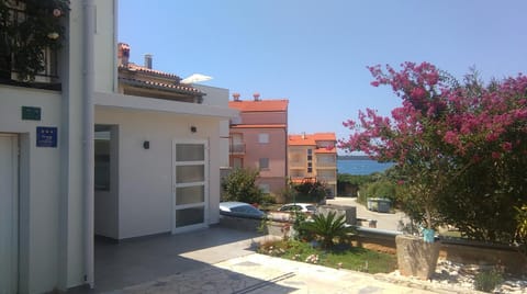 Facade/entrance, Summer, Sea view, Street view