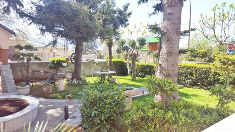 Spring, Day, Garden, Balcony/Terrace, On site, Garden view