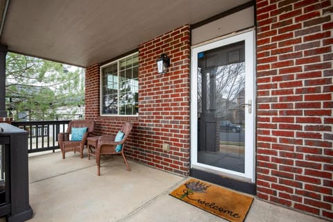 5 bed 4 bath and Pet friendly House in Northglenn