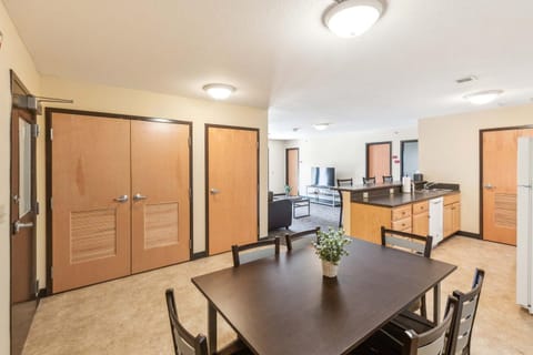 Recharge Right Bright Space with Modern Touches Apartment in Mansfield