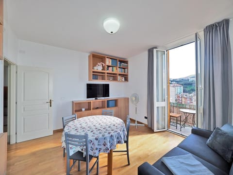 Communal lounge/ TV room, Living room, Seating area, Dining area