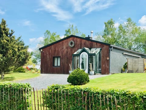 Property building, Facade/entrance, Garden