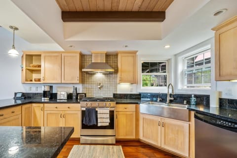 Kitchen or kitchenette, Dining area, dishwasher, oven, stove, toaster