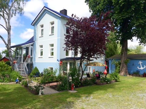 Facade/entrance, Day, Summer, BBQ facilities, Garden, Balcony/Terrace, On site, Garden view