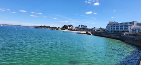 Mobil-home 28 m2, 2 chambres et terrasse Campground/
RV Resort in Douarnenez