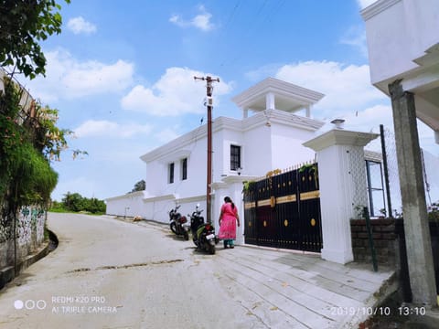 Adhithya Holidays Villa in Kodaikanal