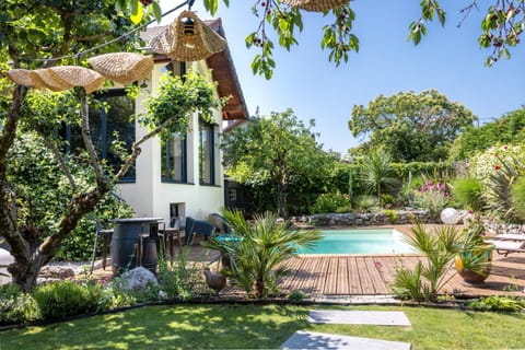 La Paradisiaque - Near Geneva, Pool, Calm & Mountain Apartment in Canton of Geneva