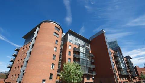 Stay Deansgate Apartments for 14 nights plus Eigentumswohnung in Salford