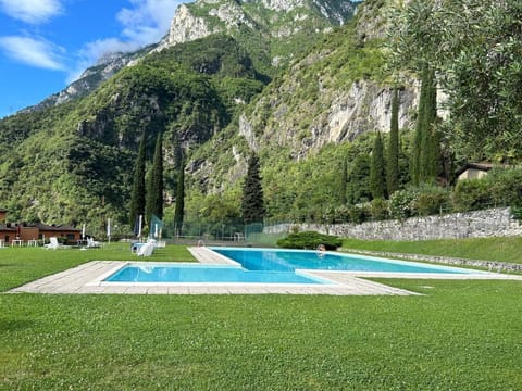 BonBon Dom Lake View Apartment in Riva del Garda