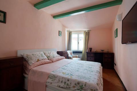 Bed, TV and multimedia, Photo of the whole room, Evening entertainment, Bedroom