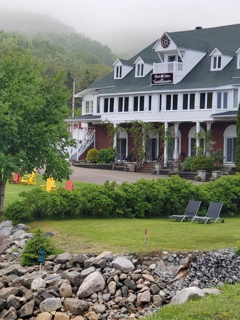 La Gentilhommière Motel et Suite A Vue sur Mer Apartment in La Malbaie