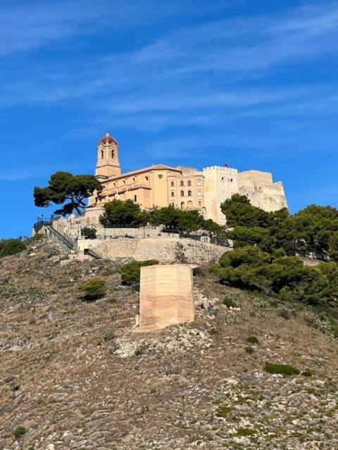 Nearby landmark
